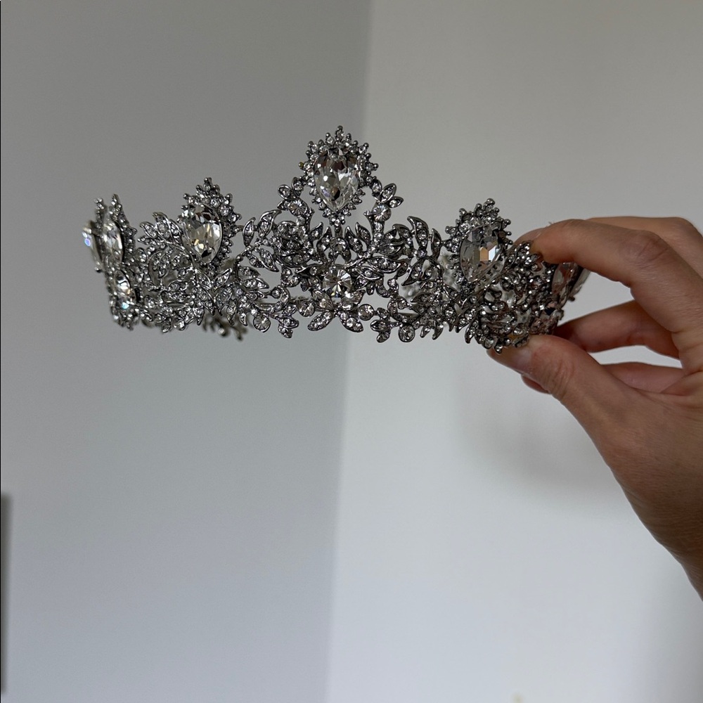 Crystal Tiara Crown Bridal - NEW WITH BOX